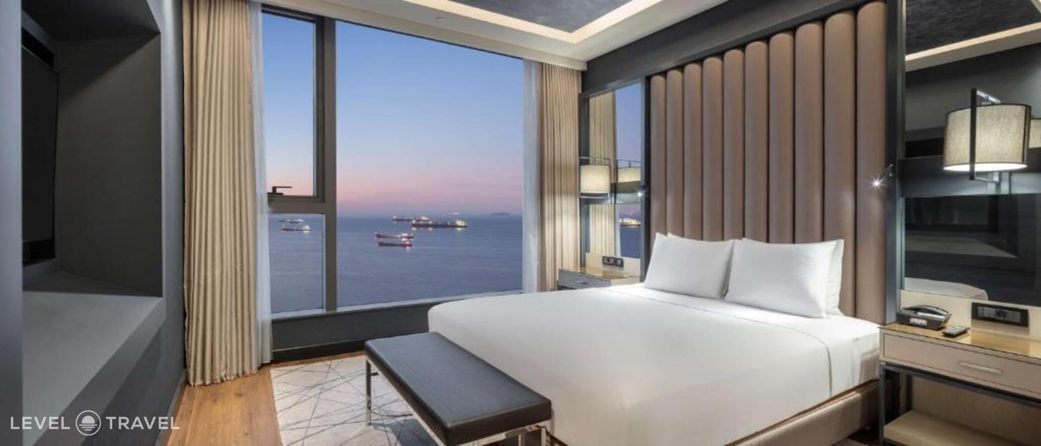 Двухместный люкс Grand Deluxe с видом на море двуспальная кровать — фото 1