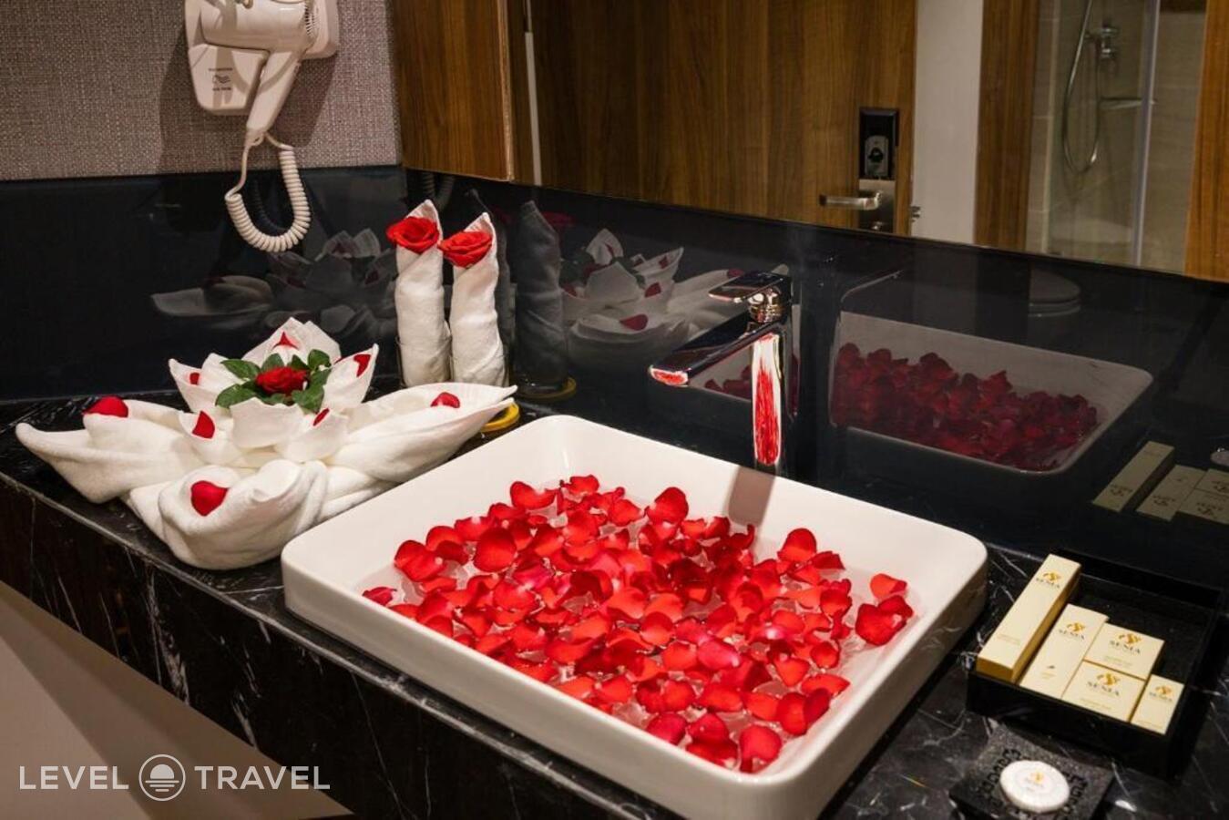 фотографии номера Люкс с видом на море отеля Senia Hotel в Вьетнам(Нячанг) - фото №10