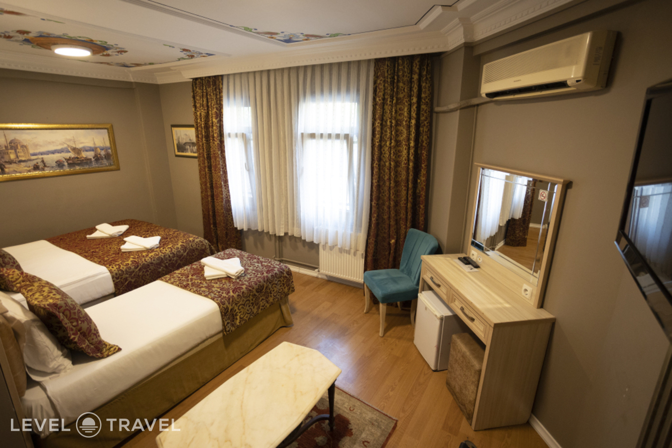 фотографии номера Трёхместный номер отеля Tashkonak Hotel Istanbul в Турция(Фатих) - фото №13