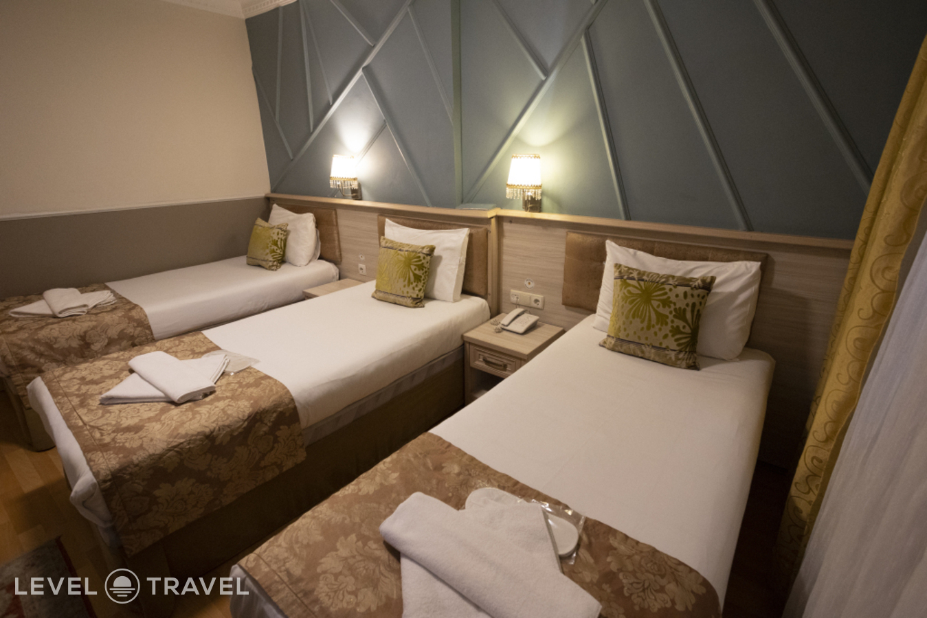 фотографии номера Трёхместный номер отеля Tashkonak Hotel Istanbul в Турция(Фатих) - фото №7