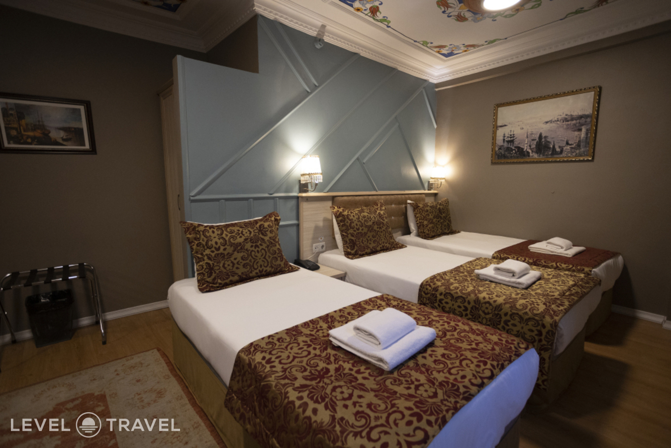 фотографии номера Трёхместный номер отеля Tashkonak Hotel Istanbul в Турция(Фатих) - фото №2
