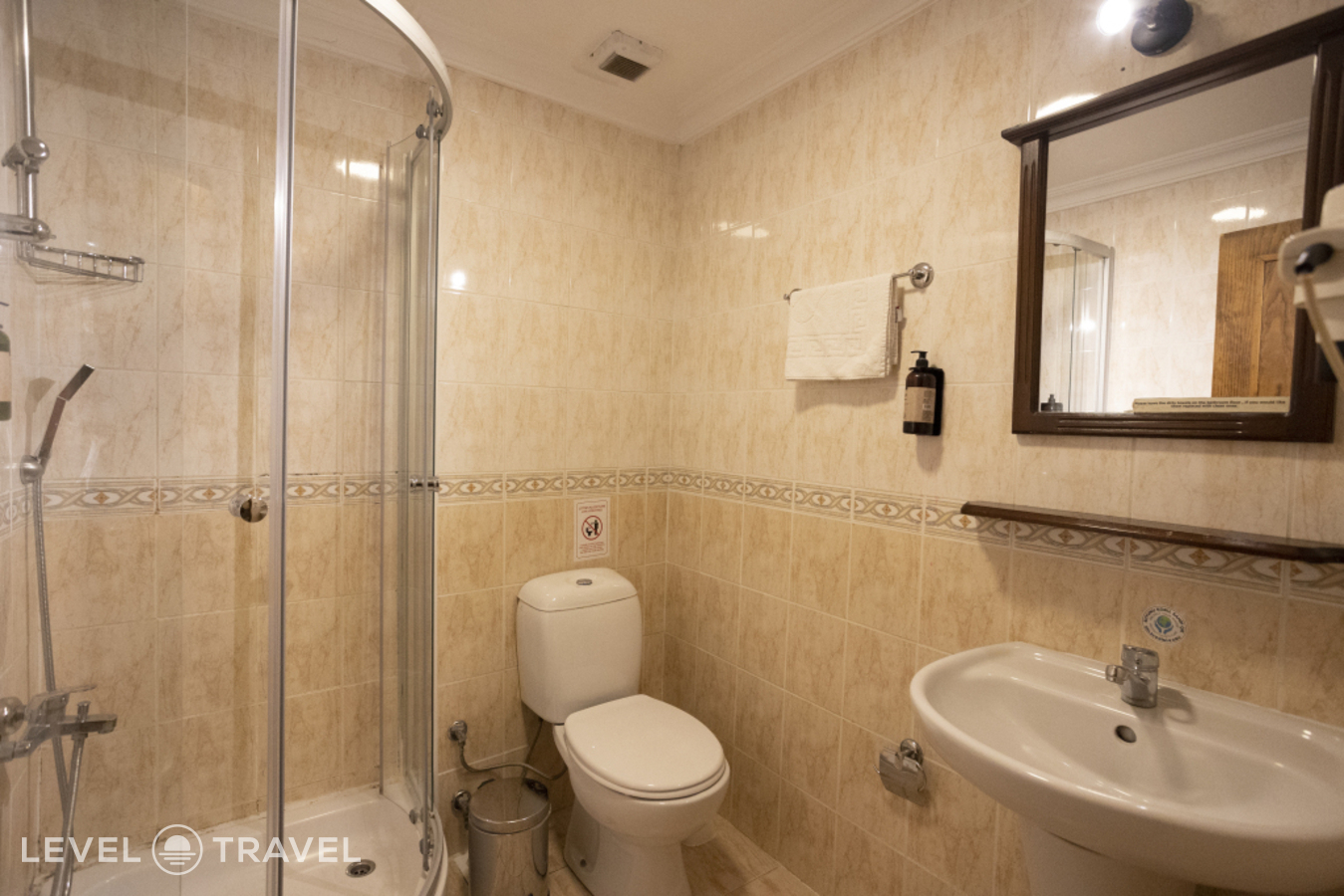 фотографии номера Трёхместный номер отеля Tashkonak Hotel Istanbul в Турция(Фатих) - фото №8