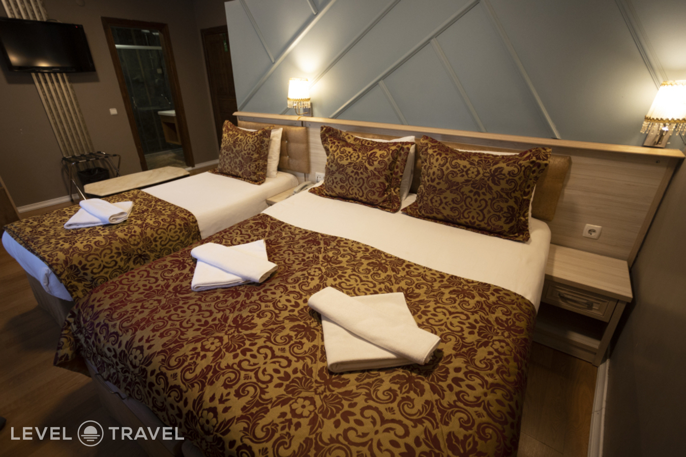 фотографии номера Трёхместный номер отеля Tashkonak Hotel Istanbul в Турция(Фатих) - фото №11