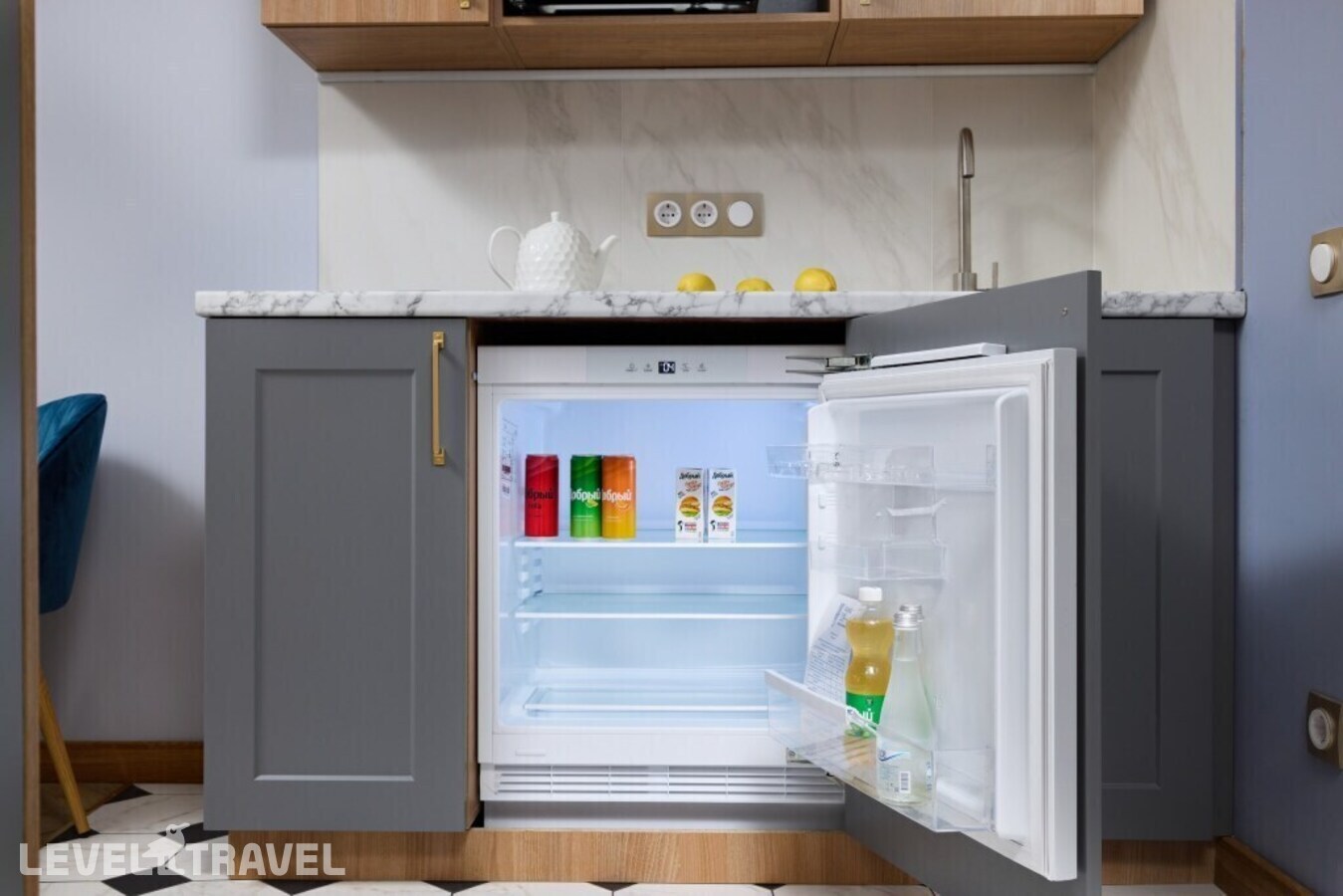 фотографии номера Двухместный полулюкс с кухней двуспальная кровать отеля Отель Атлантика в Россия(Центральный район) - фото №28