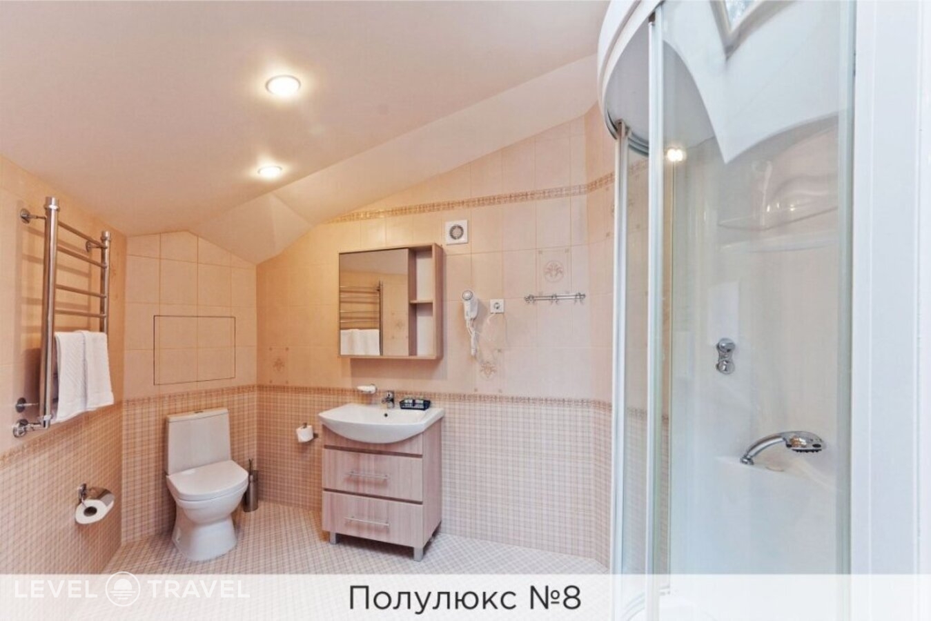 фотографии номера Двухместный полулюкс № 8 двуспальная кровать отеля Виктория в Россия(Приморский район) - фото №4
