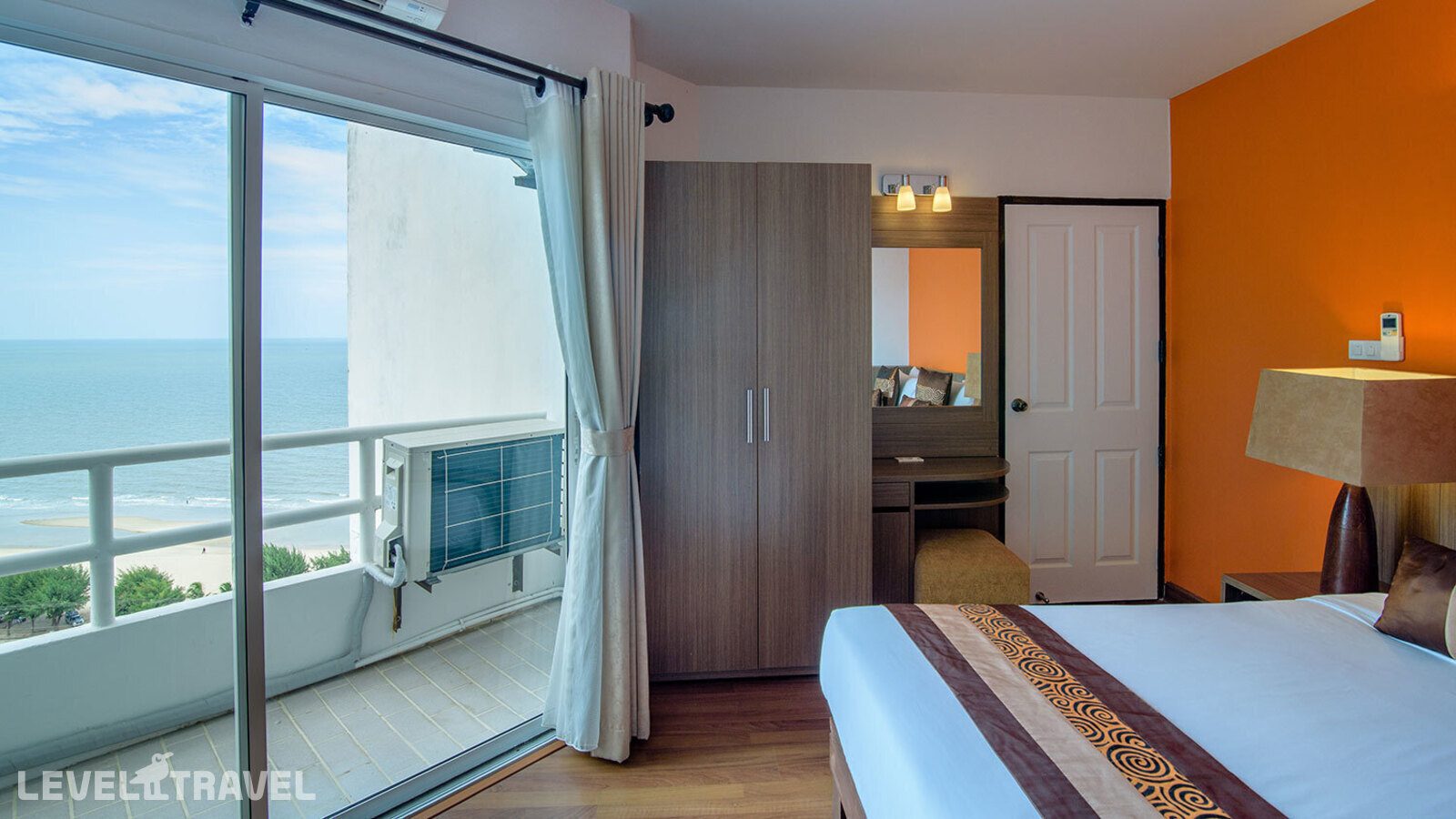 фотографии номера Представительский семейный люкс отеля Golden Beach Cha-Am Hotel в Таиланд(Ча-Ам) - фото №4
