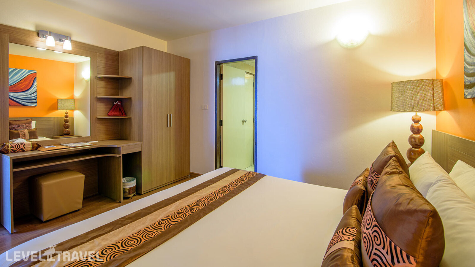 фотографии номера Представительский семейный люкс отеля Golden Beach Cha-Am Hotel в Таиланд(Ча-Ам) - фото №2