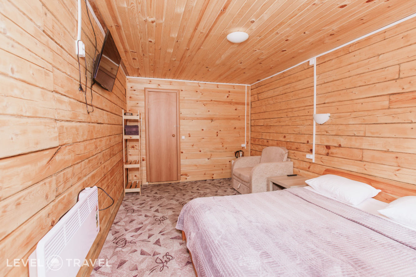 фотографии номера Дом Катунь с балконом и с красивым видом из окна отеля Алтай Берег в Россия(Узнезя) - фото №3