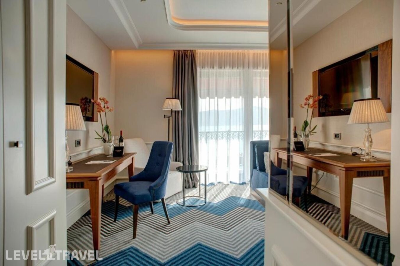 фотографии номера Делюкс с видом на море отеля La Roche Hotel в Черногория(Тиват) - фото №32