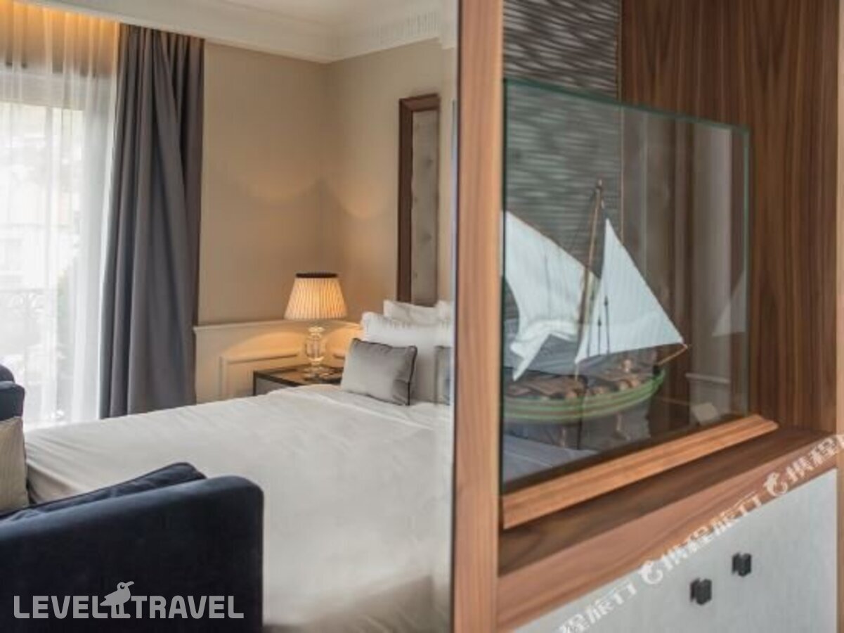 фотографии номера Делюкс с видом на море отеля La Roche Hotel в Черногория(Тиват) - фото №5