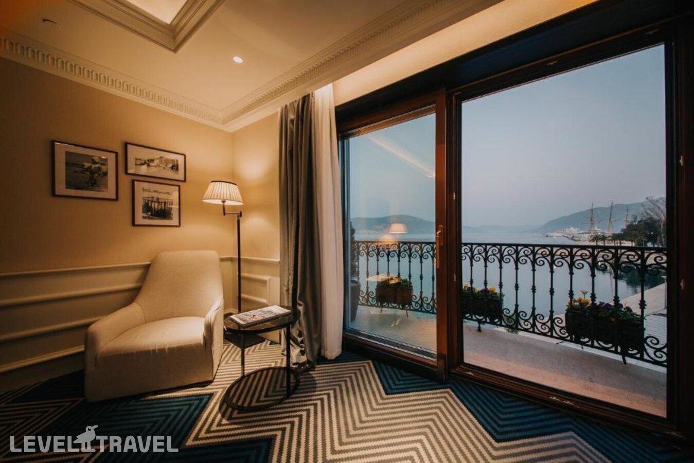 фотографии номера Делюкс с видом на море отеля La Roche Hotel в Черногория(Тиват) - фото №25