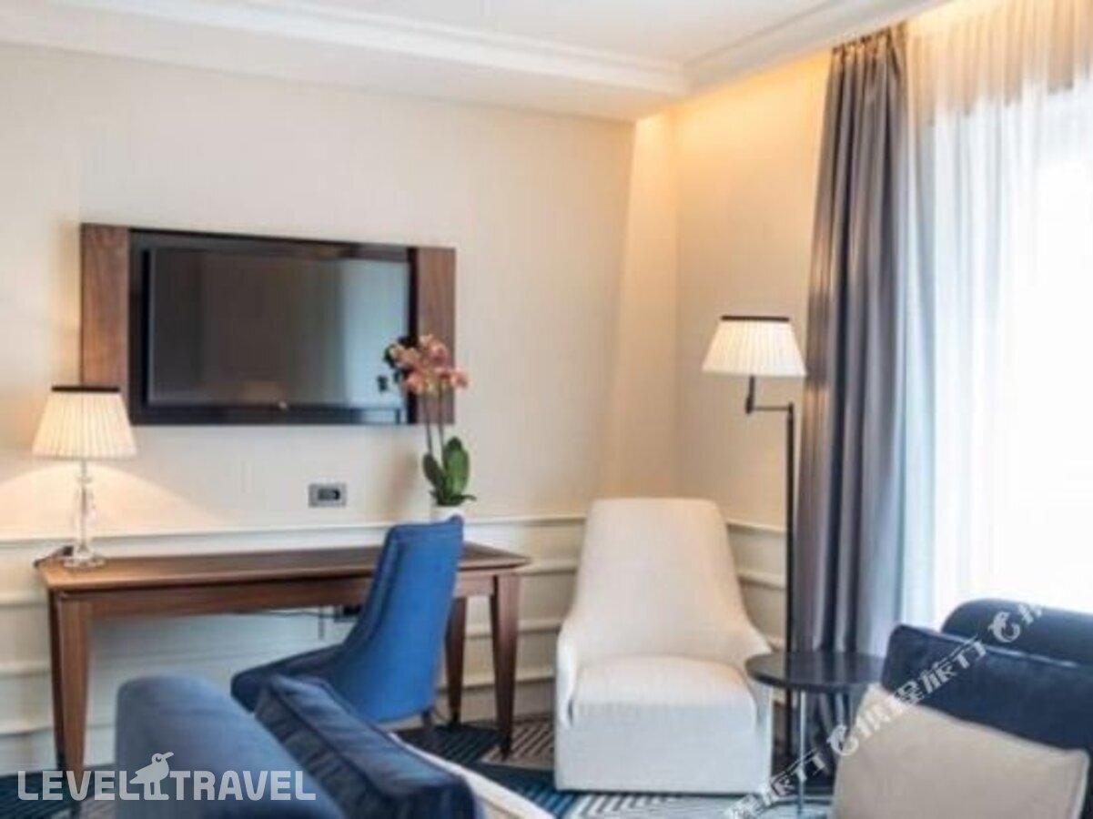 фотографии номера Делюкс с видом на море отеля La Roche Hotel в Черногория(Тиват) - фото №14