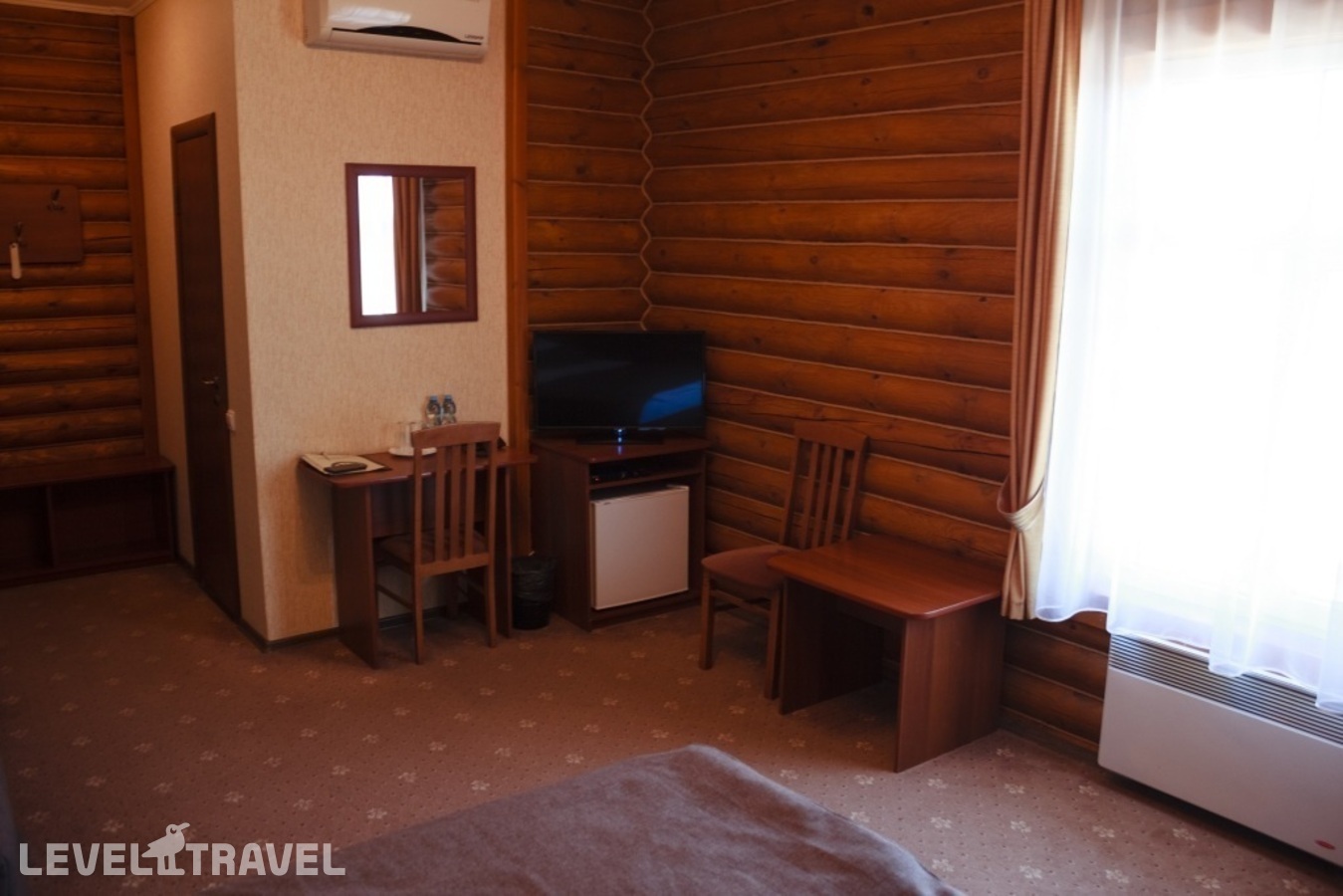 фотографии номера Двухместный семейный номер Comfort с красивым видом из окна двуспальная кровать отеля Отель Фаворит в Россия(Псков) - фото №7