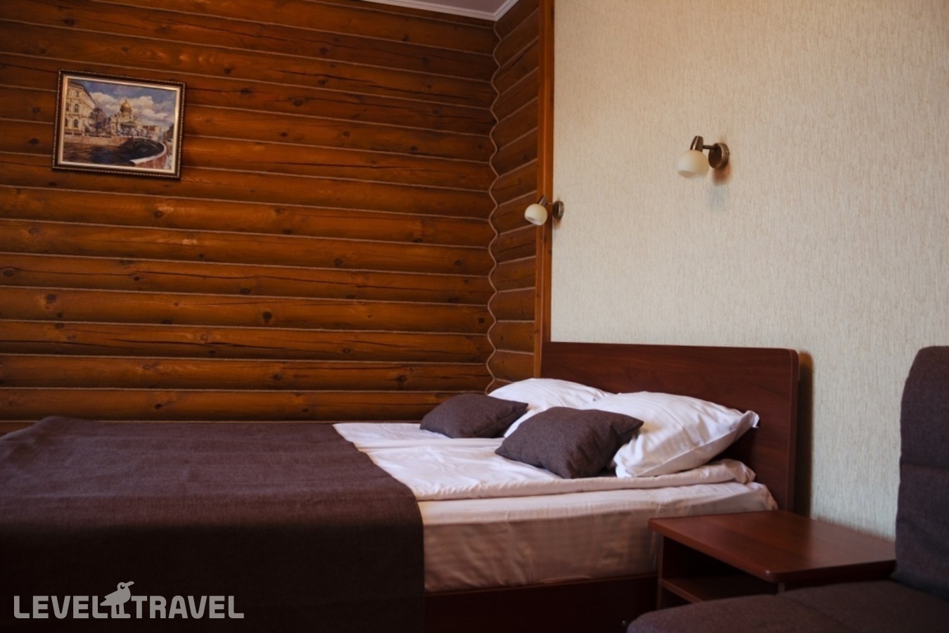 фотографии номера Двухместный семейный номер Comfort с красивым видом из окна двуспальная кровать отеля Отель Фаворит в Россия(Псков) - фото №1