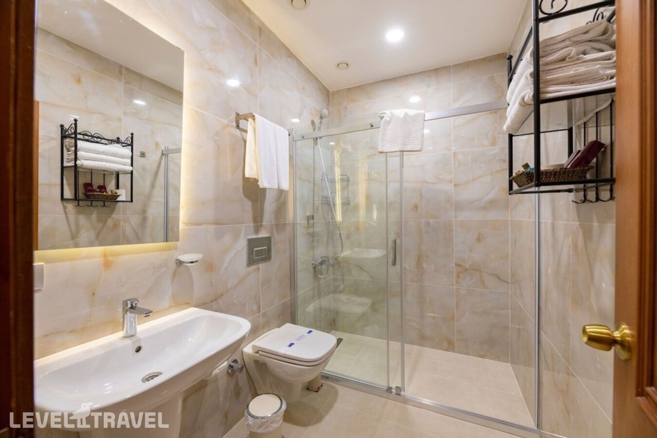 Двухместный номер Deluxe Цокольный этаж c 1 комнатой 2 отдельные кровати — фото 12