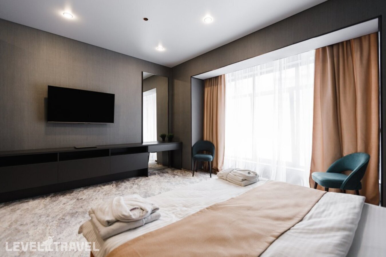 Двухместный номер Comfort с видом на горы двуспальная кровать — фото 1