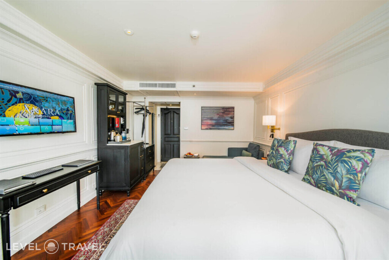 фотографии номера Двухместный Deluxe room Akara двуспальная кровать отеля Akara Hotel Bangkok в Таиланд(Бангкок) - фото №2