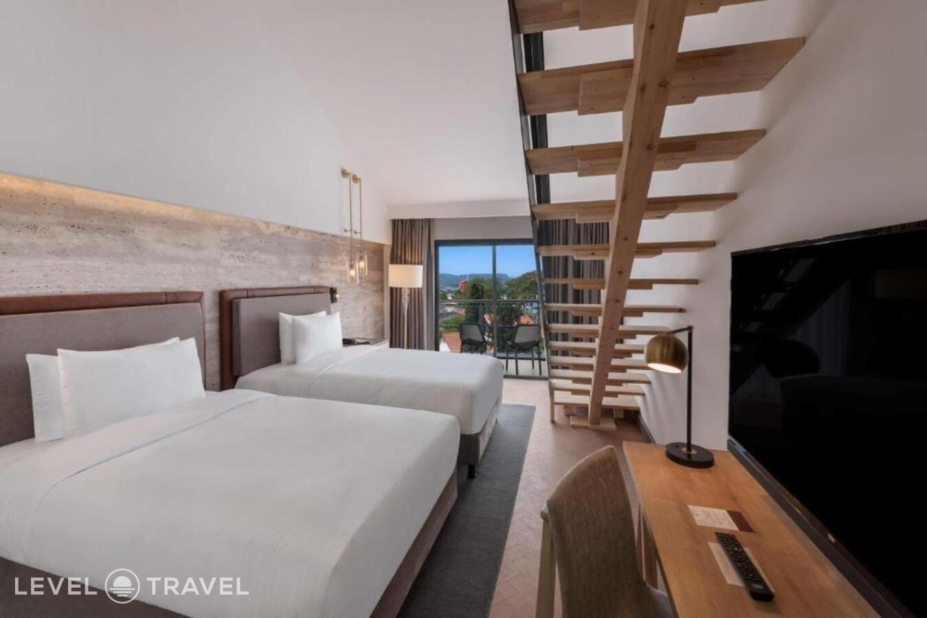 фотографии номера Семейный двухуровневый с видом на море отеля Doubletree By Hilton Antalya Kemer в Турция(Кемер - центр) - фото №4