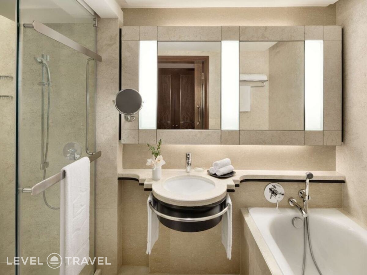 фотографии номера Двухместный номер Premier Business двуспальная кровать отеля Shangri-La Kuala Lumpur в Малайзия(Куала-Лумпур) - фото №3