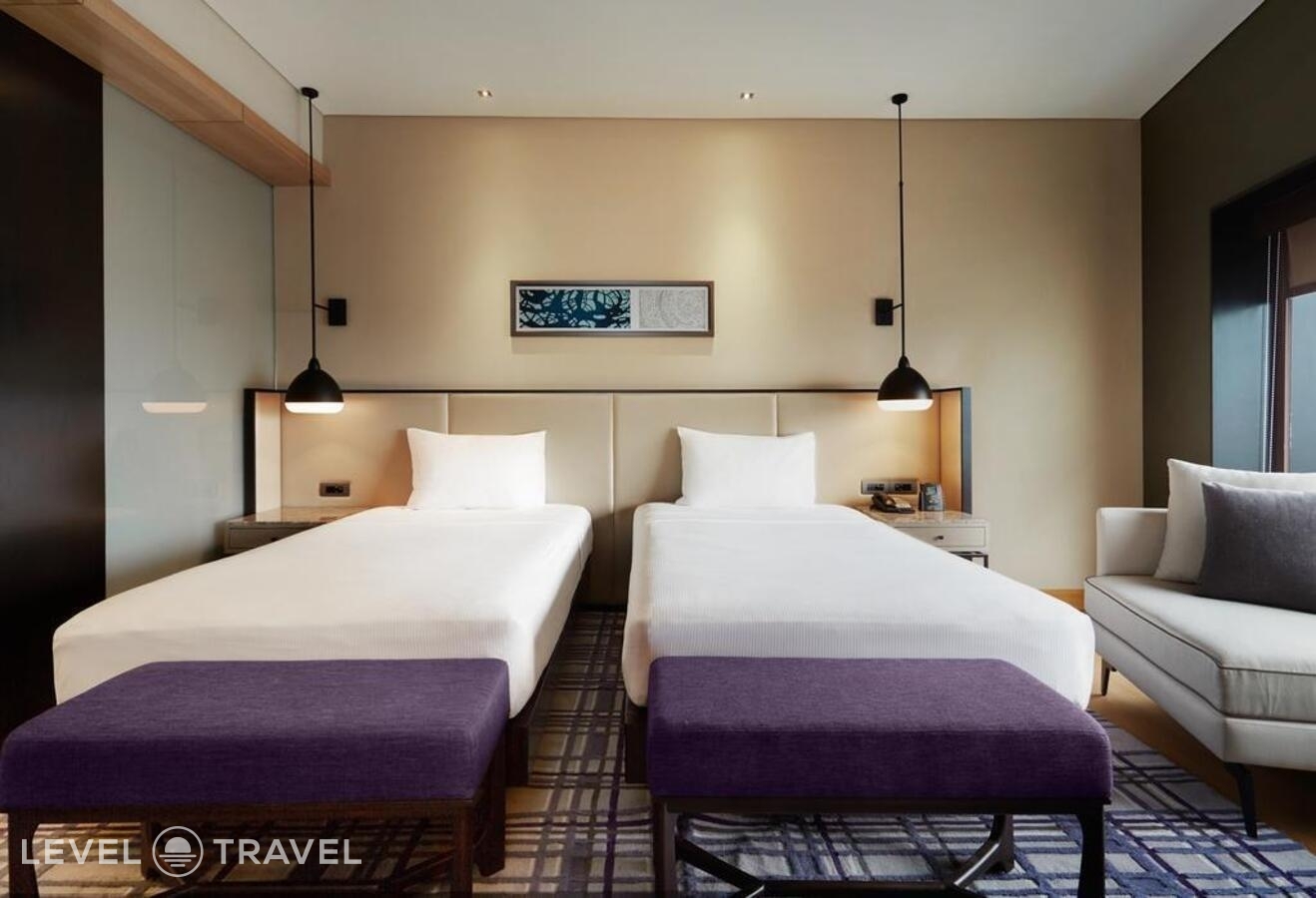 фотографии номера Двухместный номер Executive с видом на озеро 2 отдельные кровати отеля Hilton Kuala Lumpur в Малайзия(Куала-Лумпур) - фото №1