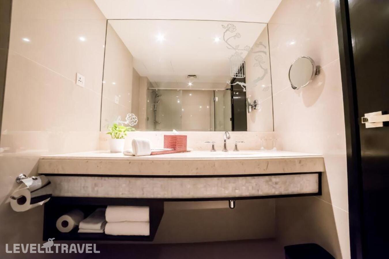 фотографии номера Двухместный люкс Dorsett двуспальная кровать отеля Dorsett Kuala Lumpur в Малайзия(Куала-Лумпур) - фото №3