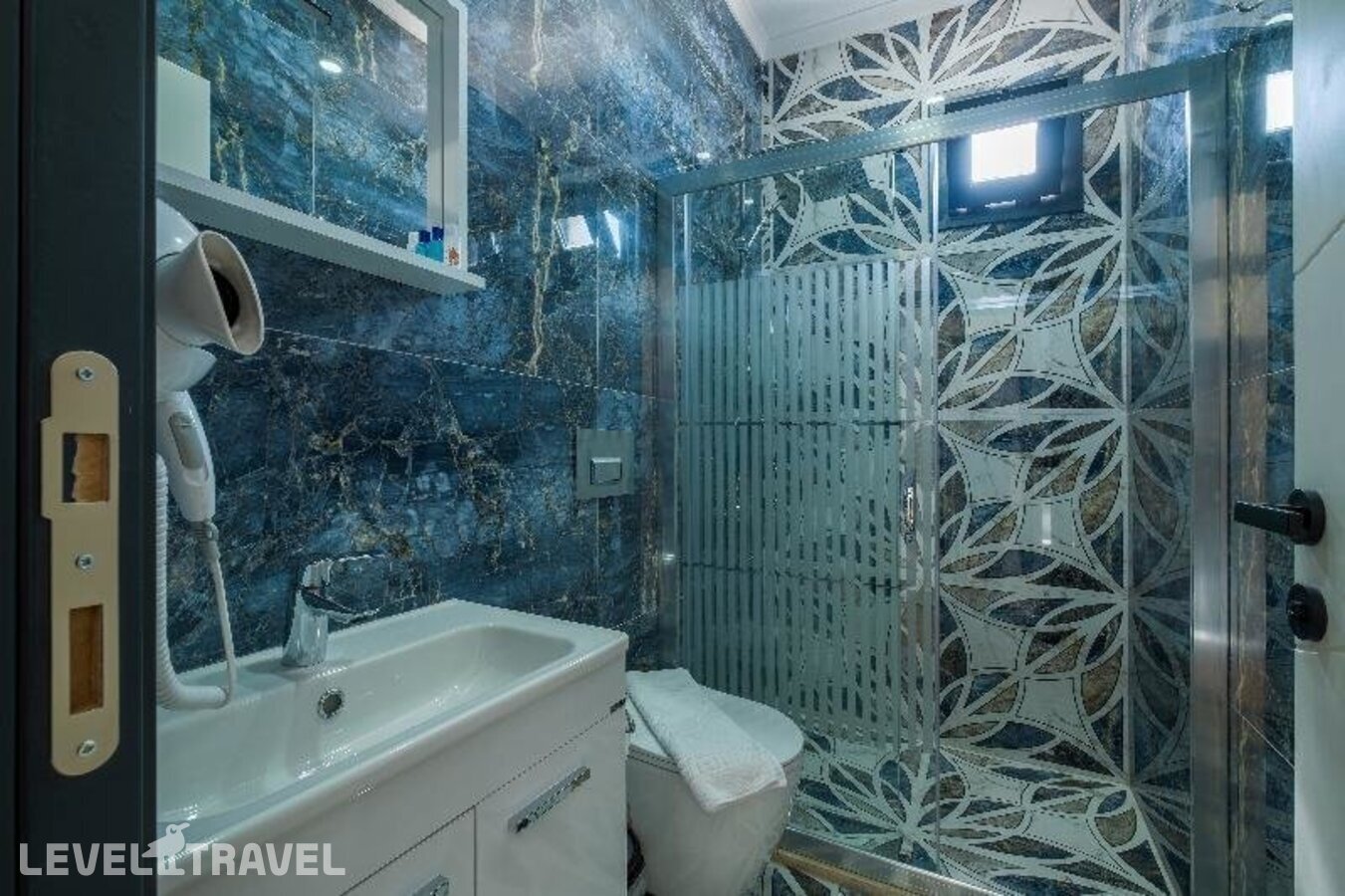 фотографии номера Стандартный с балконом (две односпальные кровати) отеля Sunrise City Residence в Турция(Фетхие - центр) - фото №3