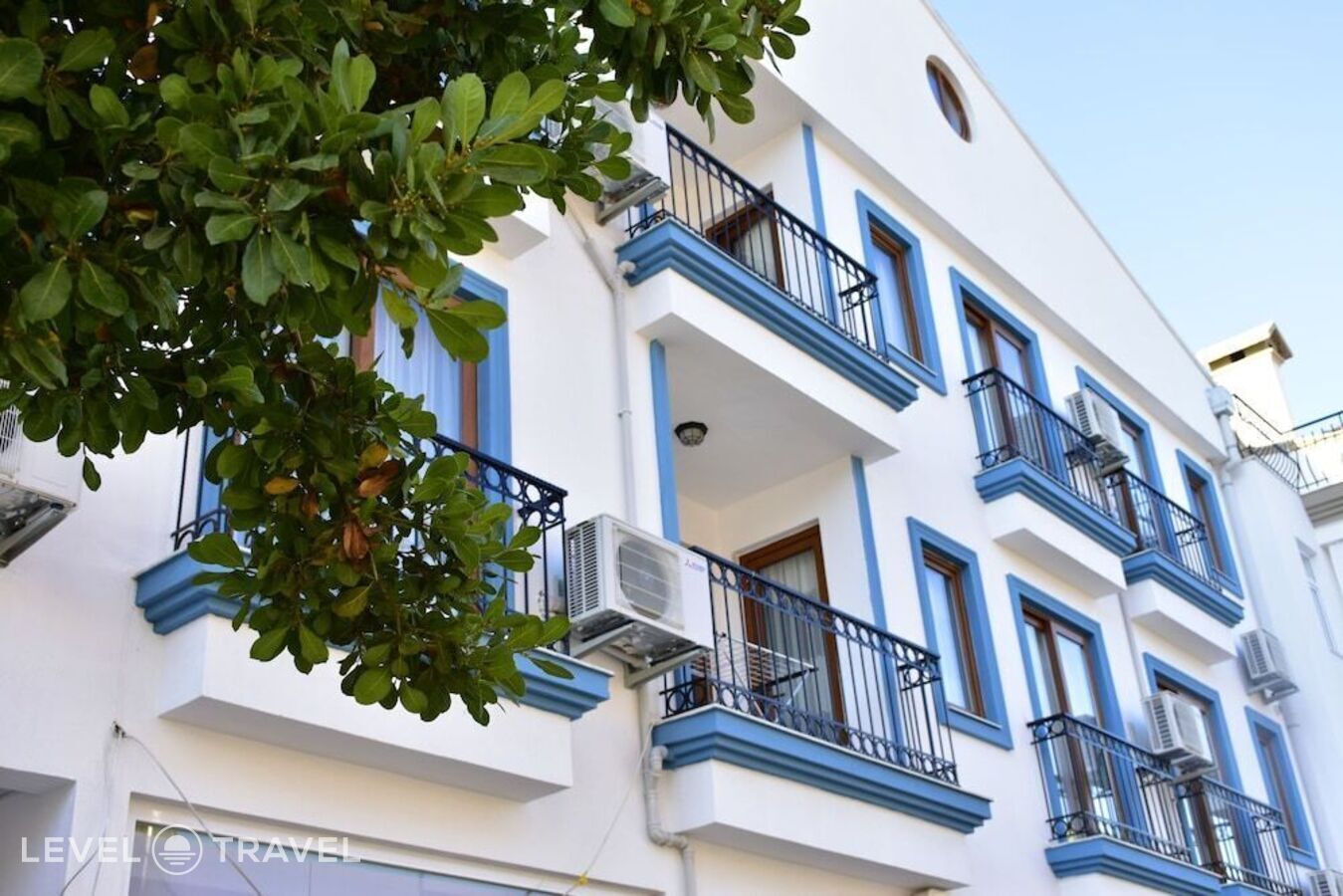 фотографии номера Семейные апартаменты с 2 комнатами с видом на город отеля Calba Apart Otel в Турция(Каш) - фото №25