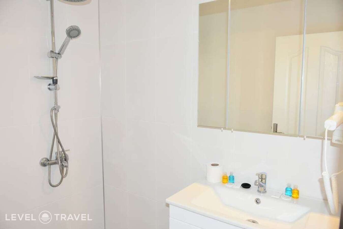 фотографии номера Семейные апартаменты с 2 комнатами с видом на город отеля Calba Apart Otel в Турция(Каш) - фото №24