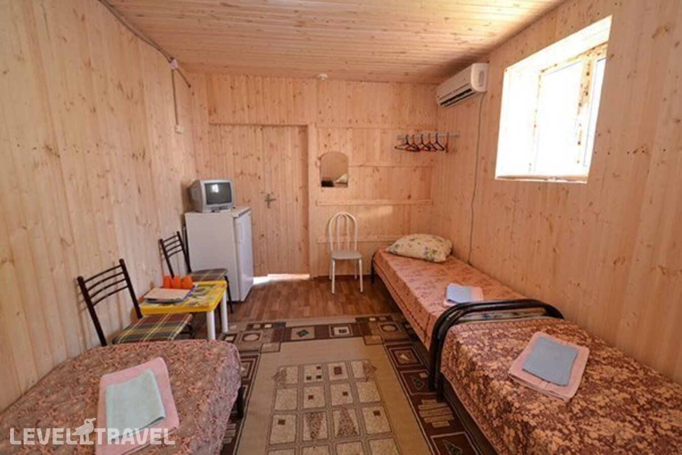 фотографии номера Стандартный трехместный (1 и 2 этаж) отеля База Отдыха Семейная Лагуна в Россия(Анапа) - фото №3