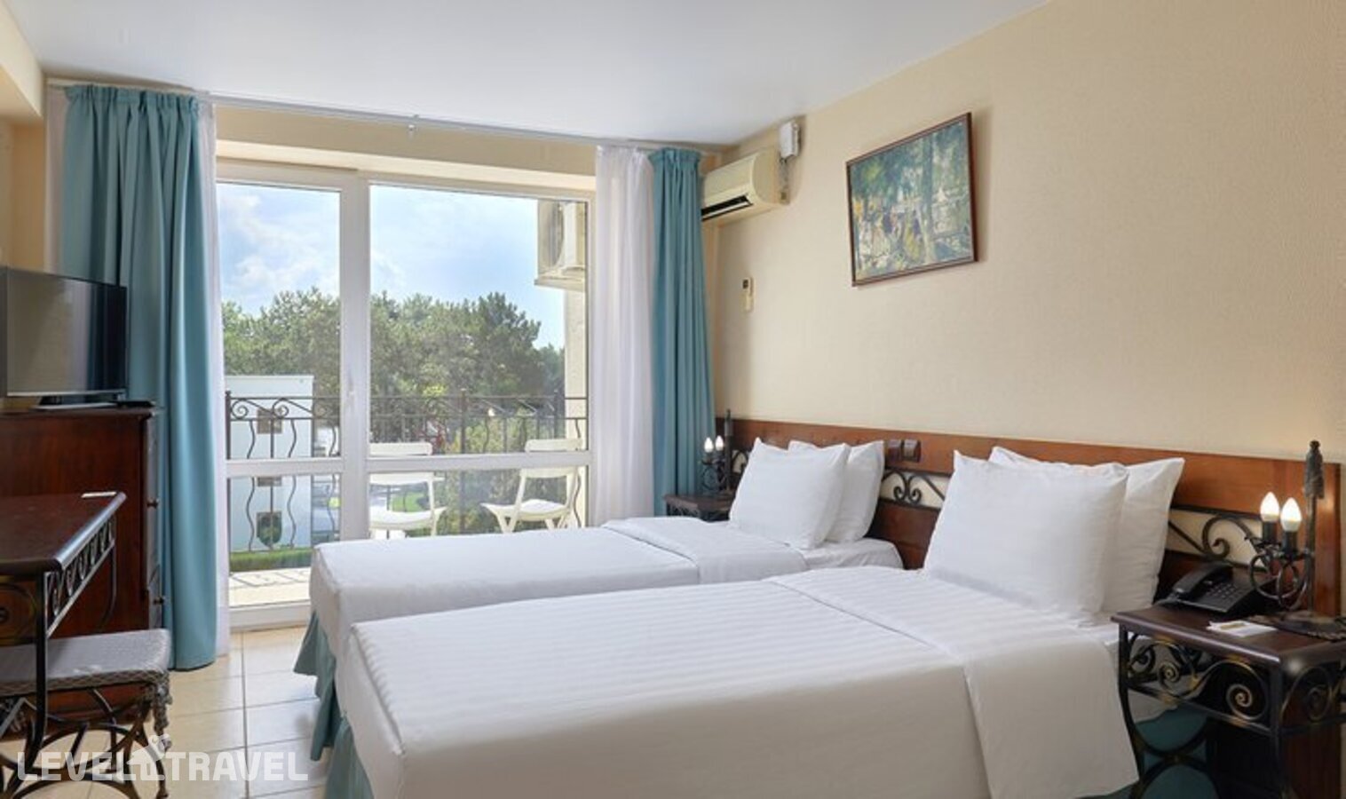 фотографии номера Стандартный номер отеля Alean Family Riviera (Алеан Фэмили Ривьера) в Россия(Анапа-центр) - фото №1