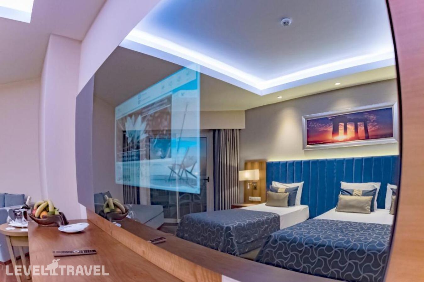 фотографии номера Двухуровневый номер отеля Liberty Hotels Lara Beach (Ex. Hotel Lara Beach) в Турция(Лара) - фото №3