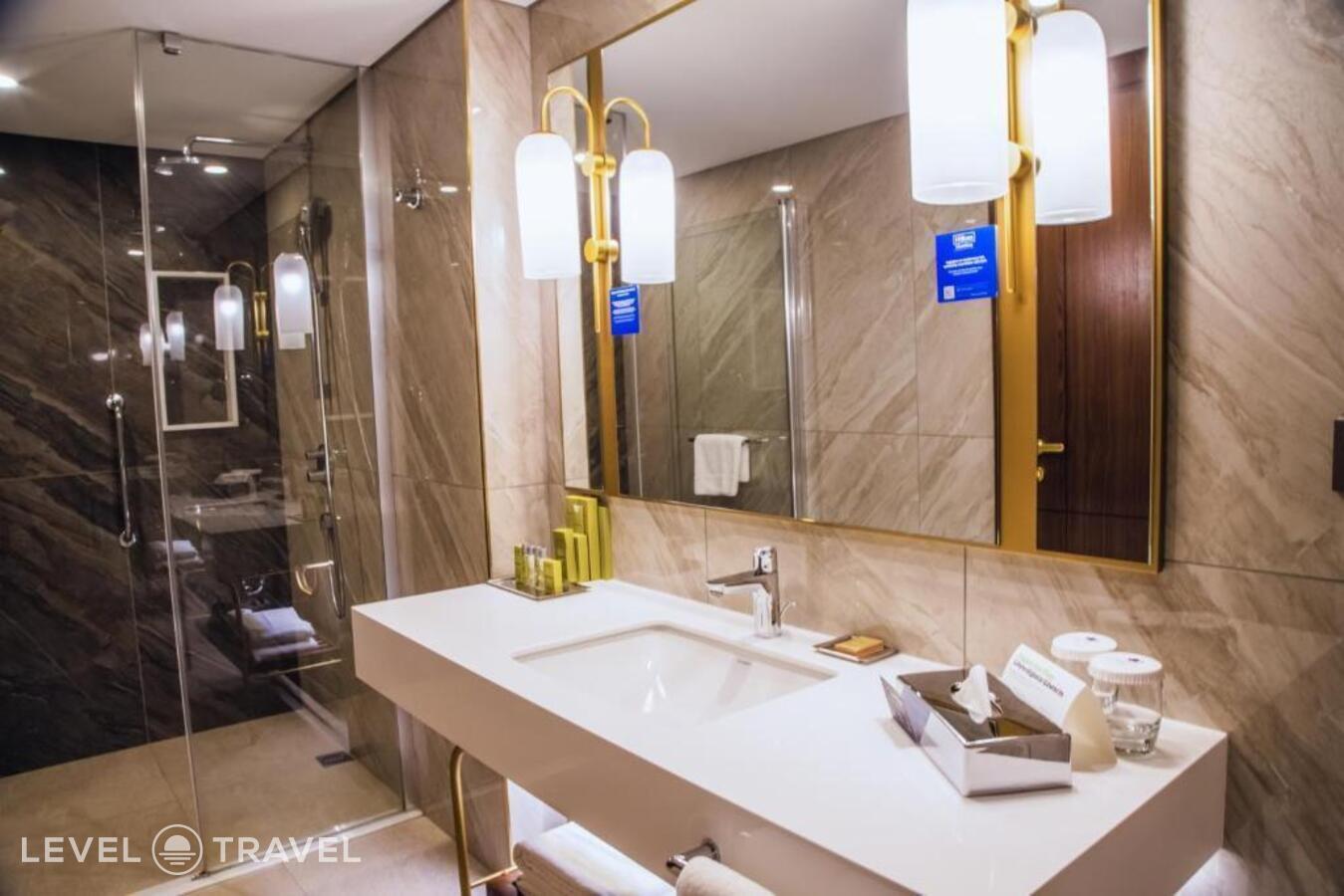 фотографии номера Улучшенный (две односпальные кровати) отеля Doubletree By Hilton Antalya City Centre в Турция(Анталья) - фото №22