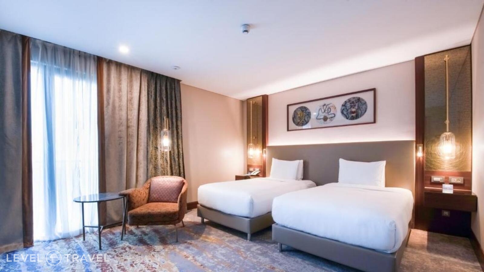 фотографии номера Улучшенный (две односпальные кровати) отеля Doubletree By Hilton Antalya City Centre в Турция(Анталья) - фото №1