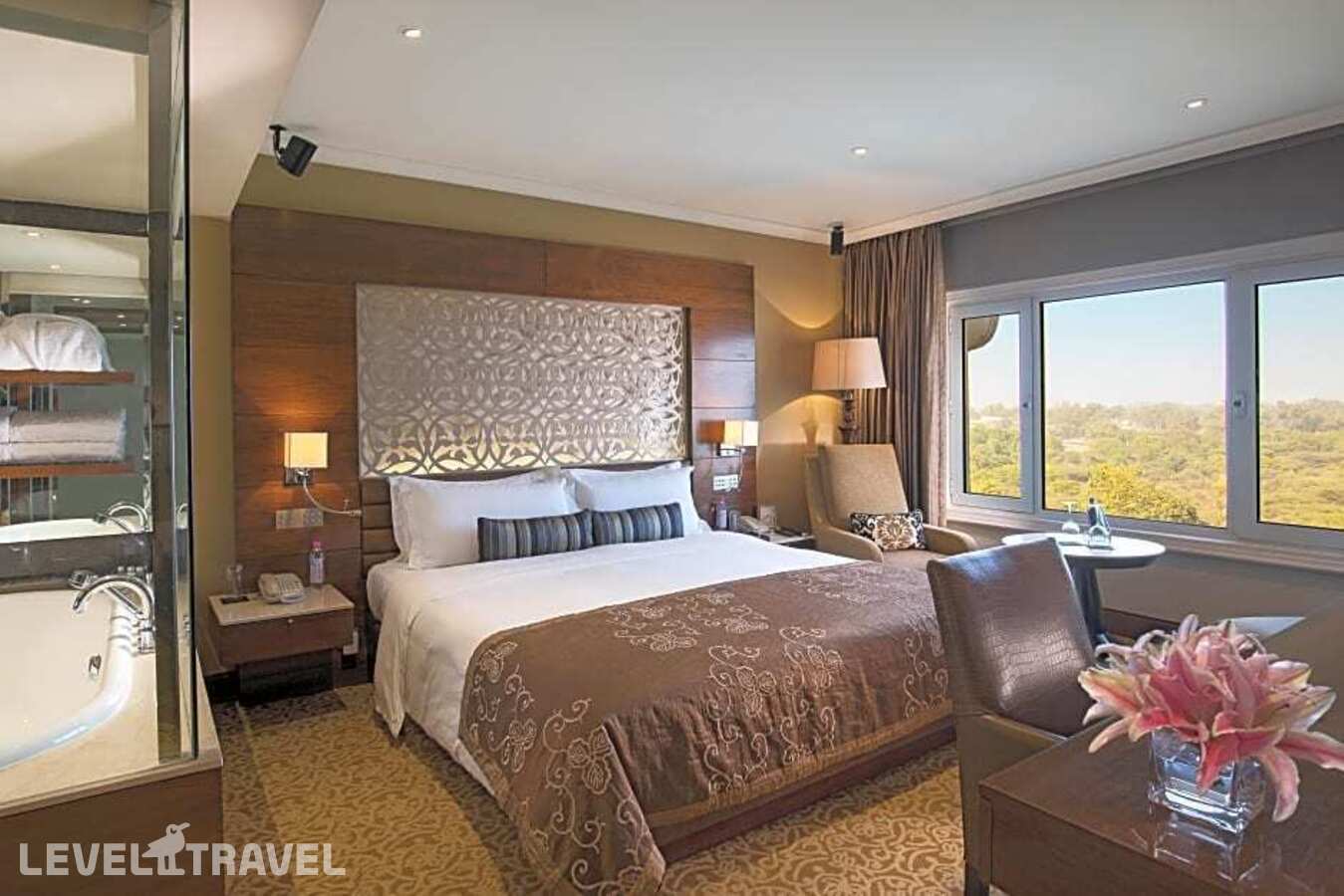 Двухместный люкс Luxury с видом на бассейн двуспальная кровать — фото 3