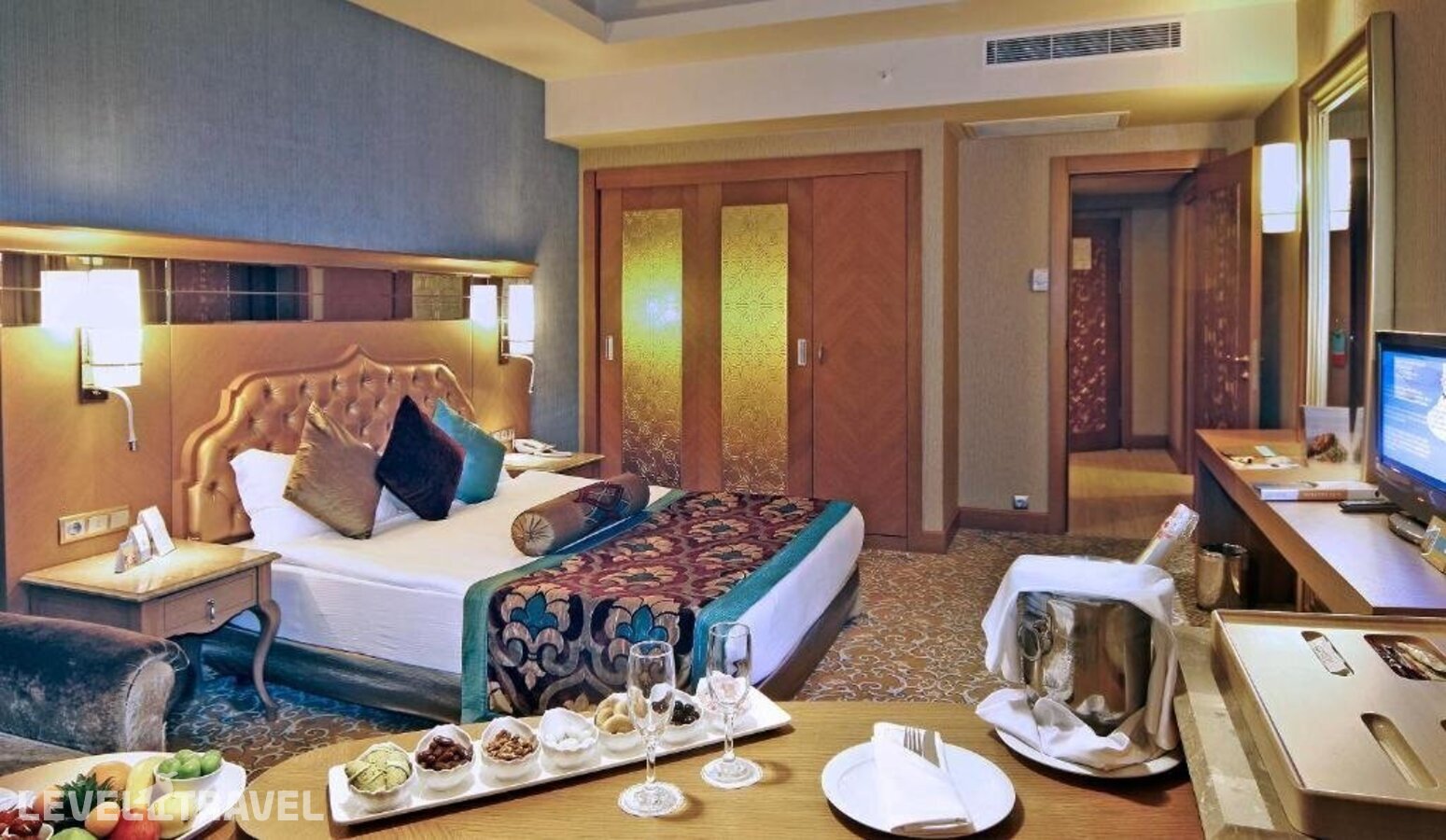 фотографии номера Семейный с видом на море отеля Royal Holiday Palace Hotel в Турция(Лара) - фото №27