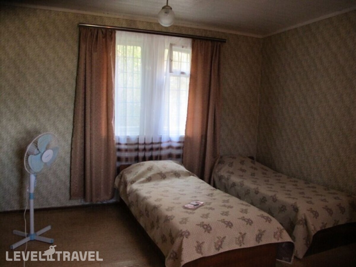 фотографии номера Экономичный (корпус 9) отеля Пансионат Алые Паруса в Россия(Малореченское) - фото №2