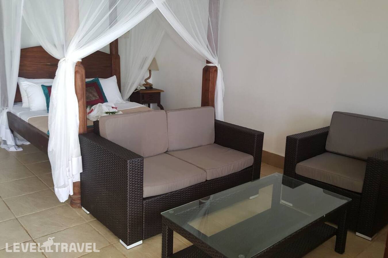 фотографии номера Люкс Marhaba отеля Langi Langi Beach Bungalows в Танзания(Нунгви Бич) - фото №1
