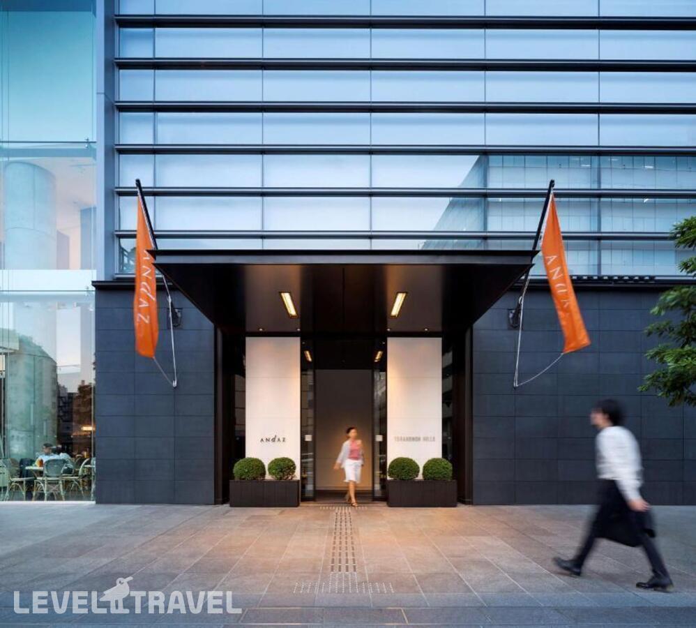 фотографии номера Двухместный номер Deluxe with tower view двуспальная кровать отеля Andaz Tokyo Toranomon Hills - A Concept By Hyatt в Япония(Токио) - фото №6