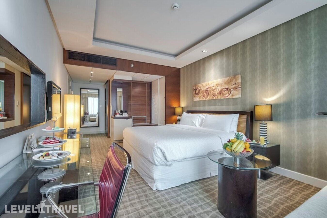 фотографии номера Номер Премьер отеля Majestic Premier Hotel (Ex. Four Points By Sheraton Bur Dubai) в ОАЭ(Бар Дубай) - фото №2