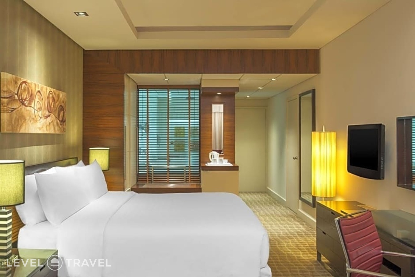 фотографии номера Люкс Гранд отеля Majestic Premier Hotel (Ex. Four Points By Sheraton Bur Dubai) в ОАЭ(Бар Дубай) - фото №12