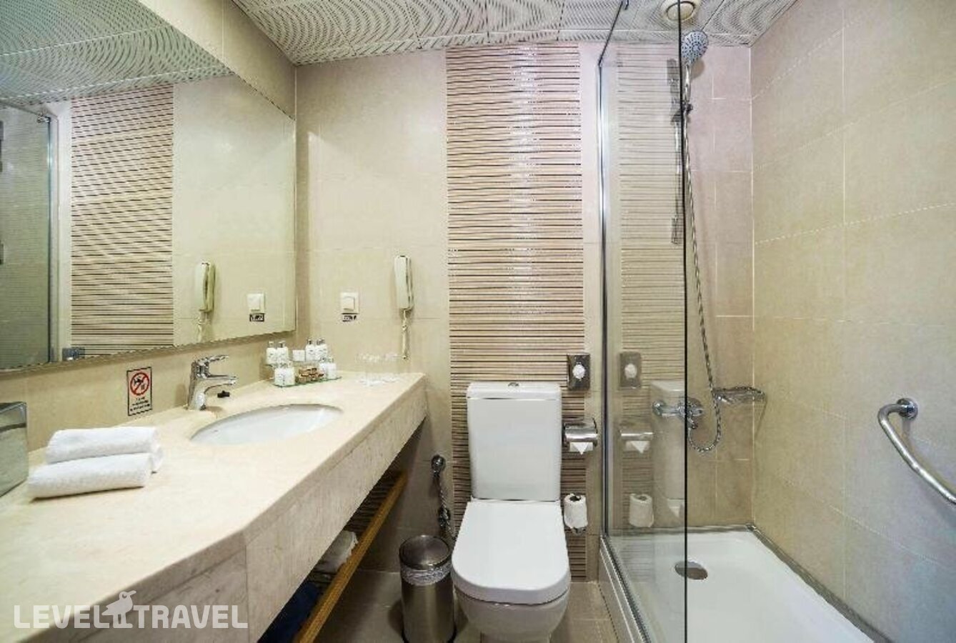 фотографии номера Улучшенный с балконом отеля Radisson Hotel Istanbul Sultanahmet (Ex. Best Western Citadel Hotel) в Турция(Фатих) - фото №3