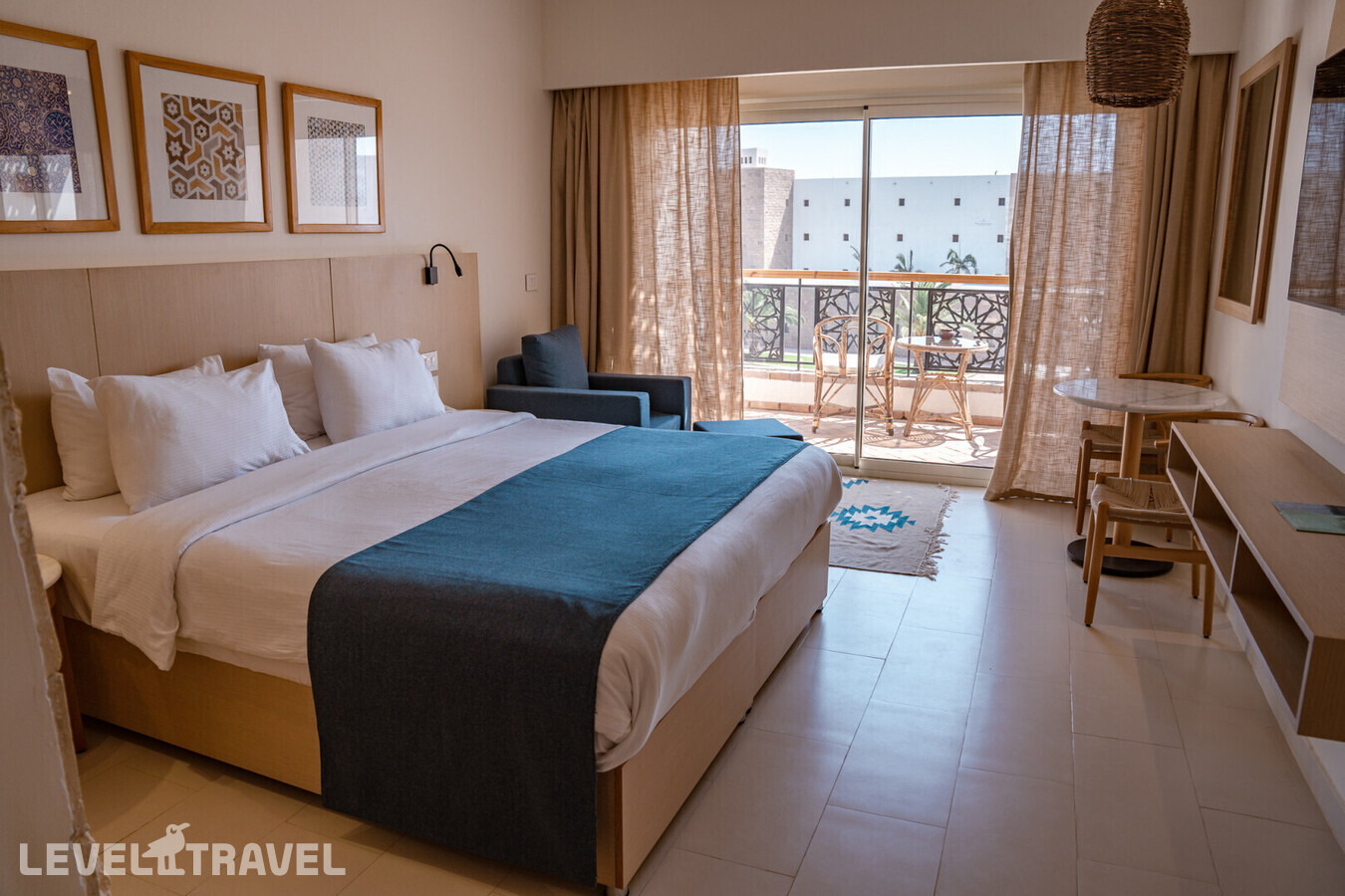 фотографии номера Номер Комфорт отеля Fort Arabesque The West Bay (Adults Only 16+) в Египет(Макади Бэй) - фото №1