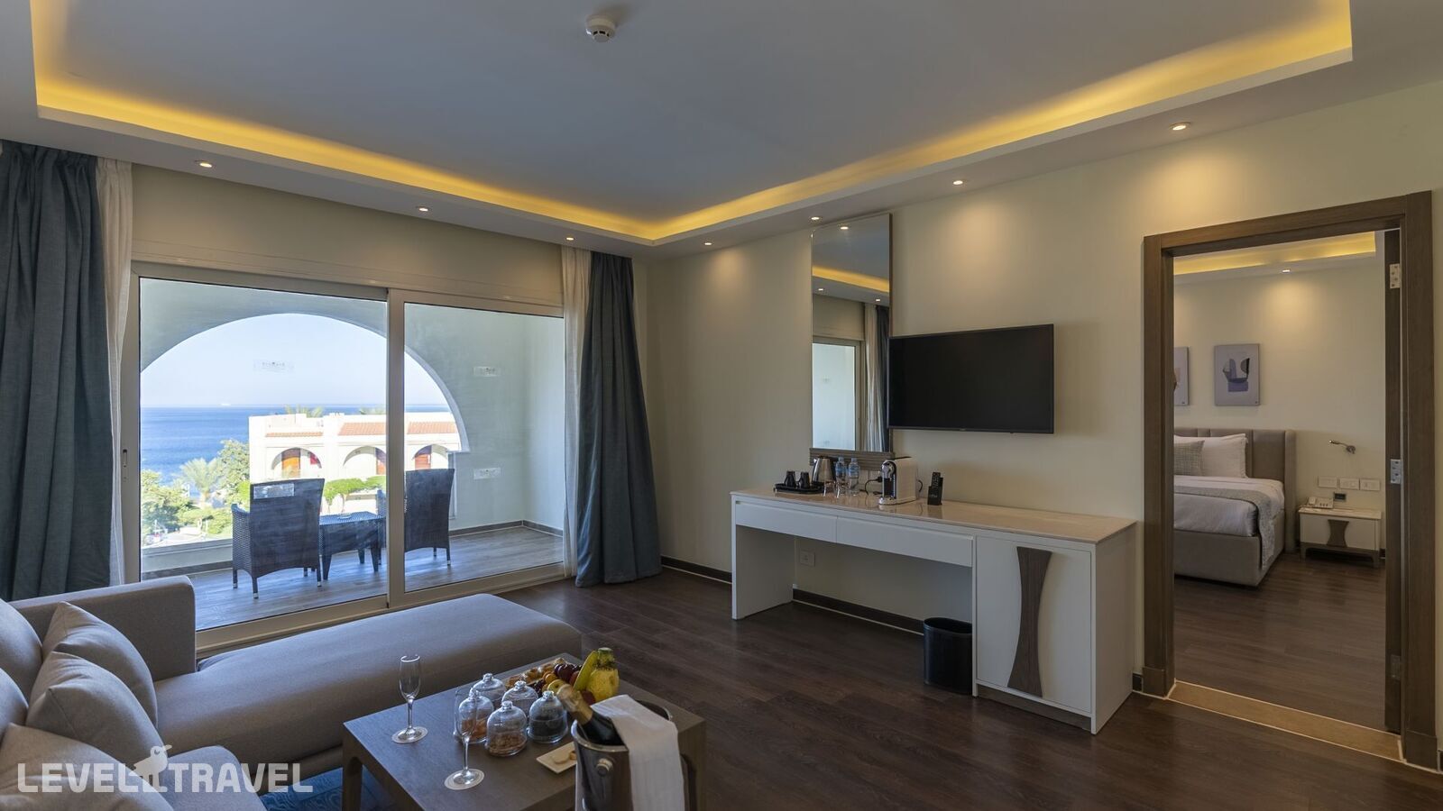 фотографии номера Люкс с джакузи отеля Posh Club By Sunrise Montemare Resort в Египет(Шарм-эль-Шейх) - фото №2