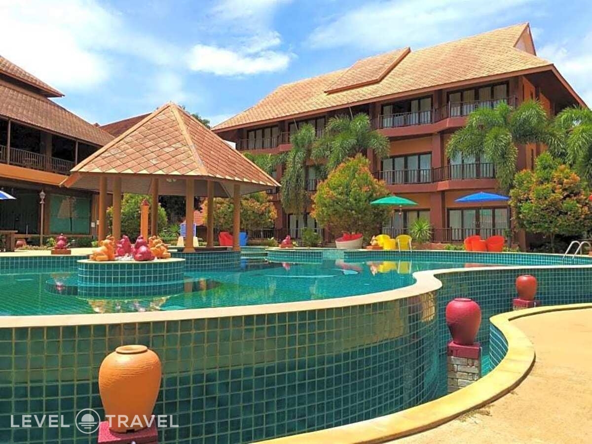 фотографии номера Номер Deluxe с балконом и с видом на бассейн отеля Andamanee Boutique Resort в Таиланд(Ноппарат Тара) - фото №5