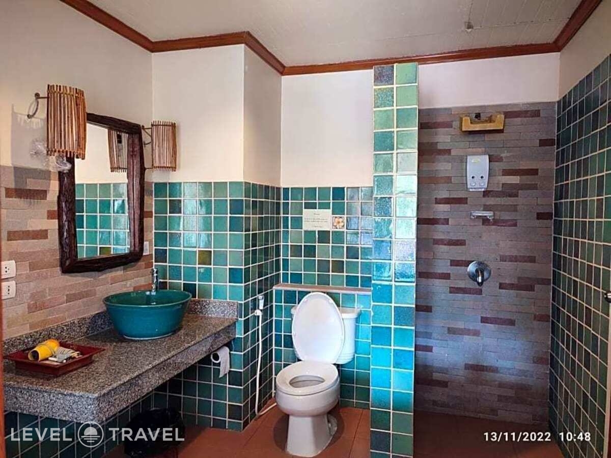 фотографии номера Номер Deluxe с балконом и с видом на бассейн отеля Andamanee Boutique Resort в Таиланд(Ноппарат Тара) - фото №4
