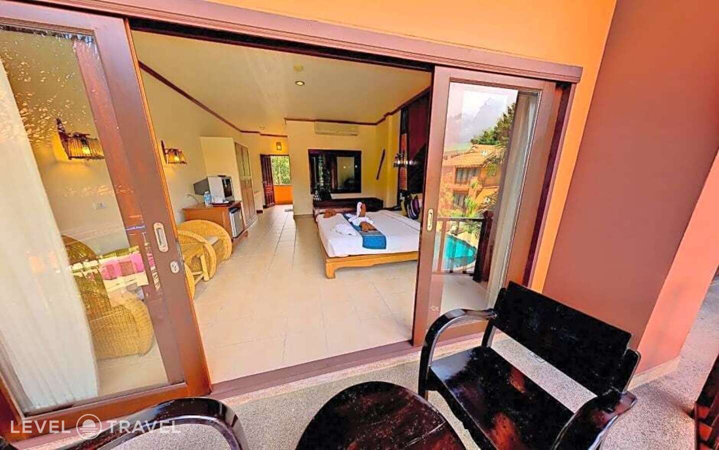 фотографии номера Номер Deluxe с балконом и с видом на бассейн отеля Andamanee Boutique Resort в Таиланд(Ноппарат Тара) - фото №12