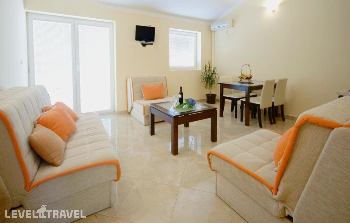 фотографии номера Апартаменты Comfort с видом на море отеля Contessa Apartments в Черногория(Будва) - фото №26