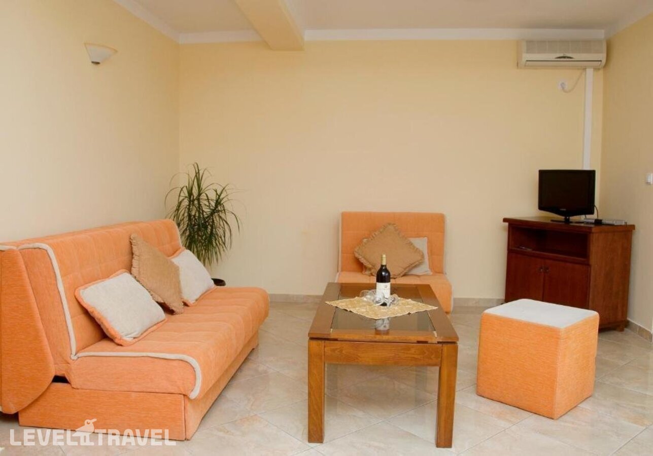 фотографии номера Апартаменты Comfort с видом на море отеля Contessa Apartments в Черногория(Будва) - фото №6