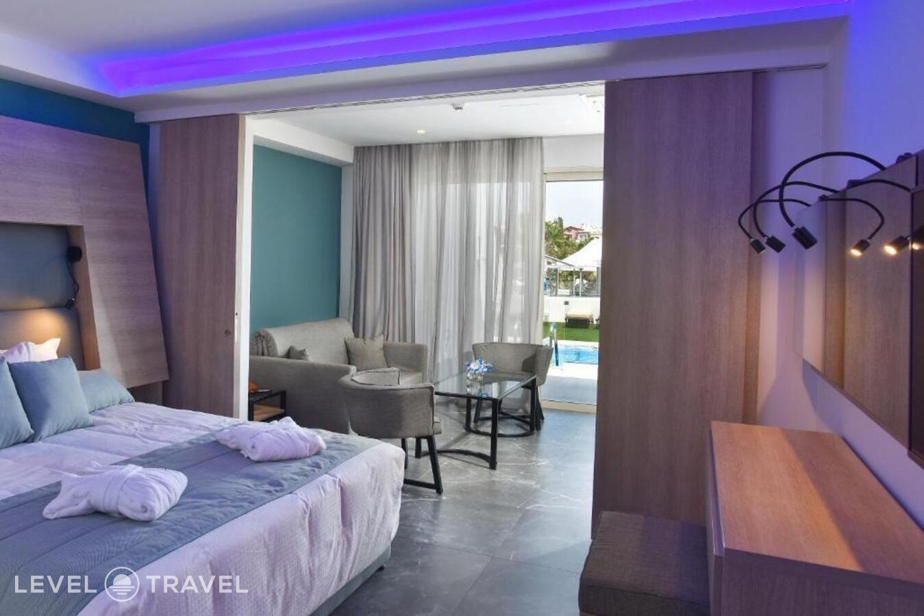 фотографии номера Семейный люкс с частичным видом на море отеля Pernera Beach Hotel в Кипр(Пернера) - фото №5