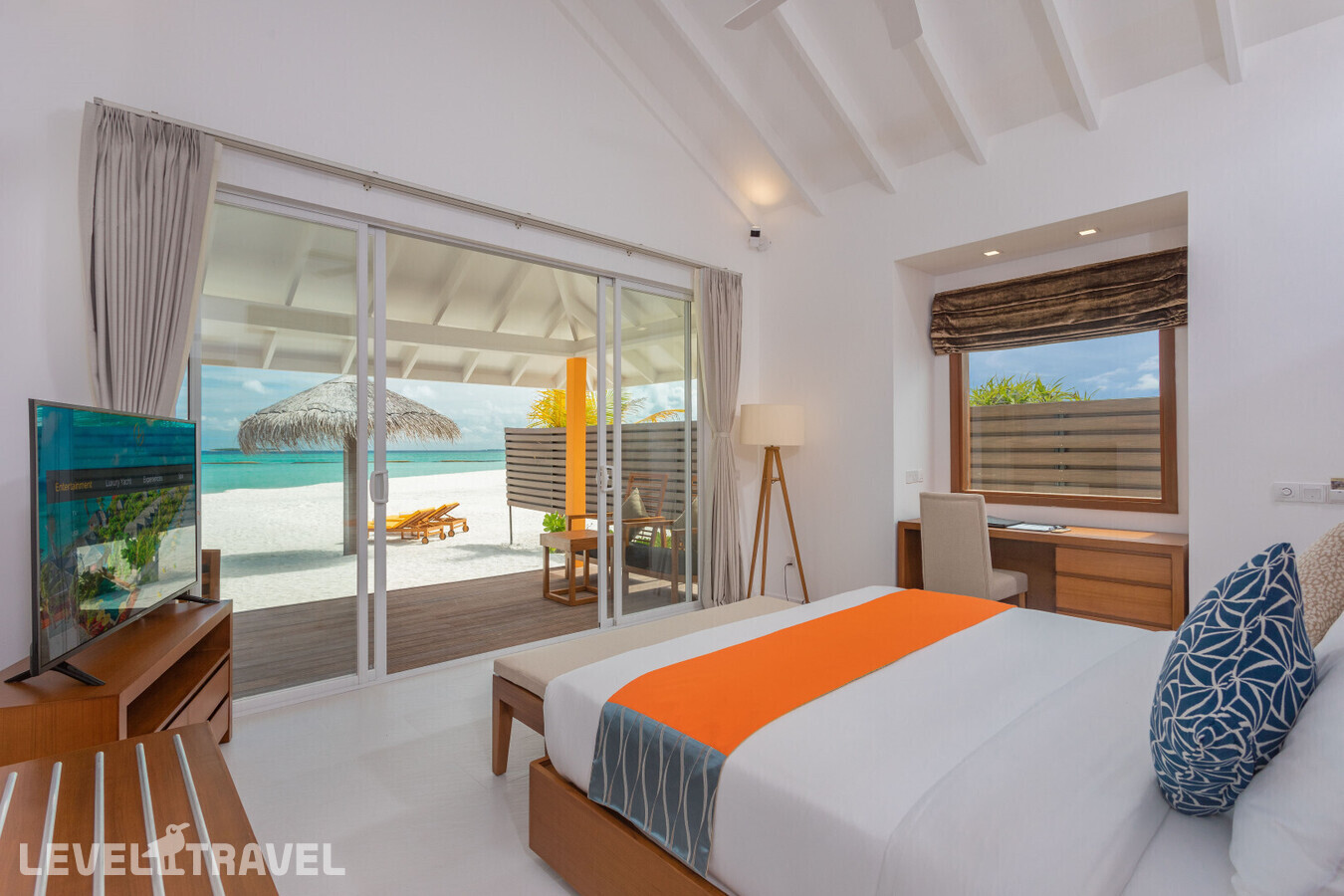 фотографии номера Семейная вилла у пляжа отеля Dhigufaru Island Resort в Мальдивы(Баа Атолл) - фото №6